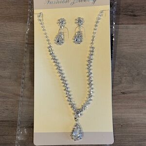 Silver Drop Shaped Jewelry Set